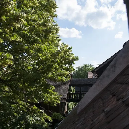 Unter Der Linde Konukevi Nordheim